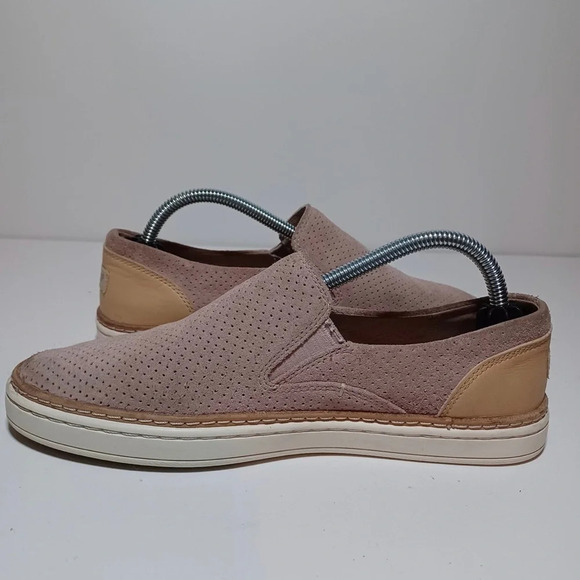 UGG ADLEY PERF WOMENS FASHION SNEAKERS S/N 1018375 SUEDE COLOR MOLE SIZE 6 US - Picture 3 of 9